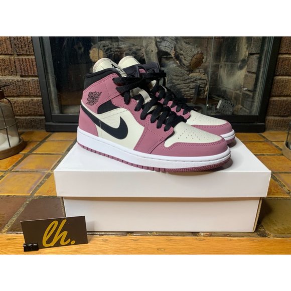 Women’s Sz 7.5 Jordan 1 Mid Light Mulberry Athletic Sneakers DC7267-500 - Picture 4 of 6